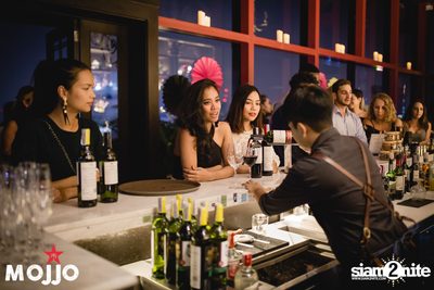 Latino Fiesta Night ที่ โมโจ เลานจ์ บาร์ — photo 17