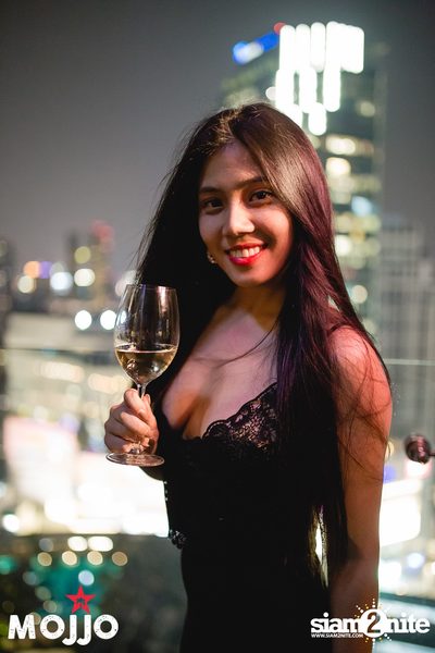 Latino Fiesta Night ที่ โมโจ เลานจ์ บาร์ — photo 31