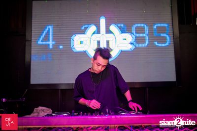 Supersonic MadStash กับ DJ Groove ที่ เซ ลา วี — photo 4