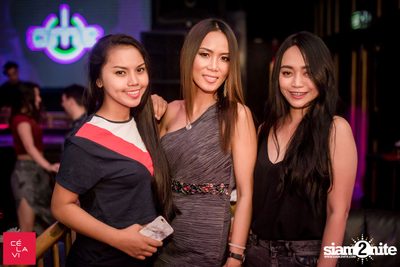 Supersonic MadStash กับ DJ Groove ที่ เซ ลา วี — photo 15