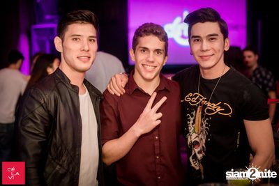 Supersonic MadStash กับ DJ Groove ที่ เซ ลา วี — photo 18