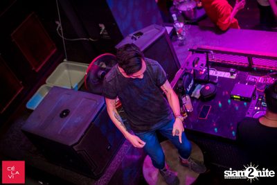 Supersonic MadStash กับ DJ Groove ที่ เซ ลา วี — photo 22