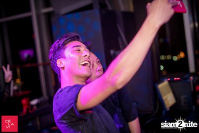 Supersonic MadStash กับ DJ Groove ที่ เซ ลา วี — photo 23