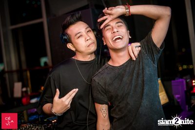 Supersonic MadStash กับ DJ Groove ที่ เซ ลา วี — photo 24