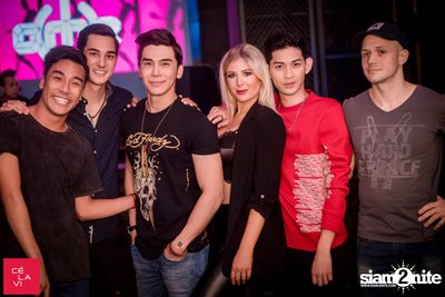Supersonic MadStash กับ DJ Groove ที่ เซ ลา วี — photo 30