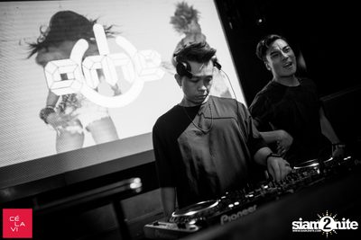 Supersonic MadStash กับ DJ Groove ที่ เซ ลา วี — photo 48