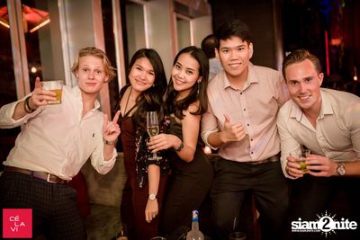 Supersonic MadStash กับ DJ Groove ที่ เซ ลา วี — photo 54