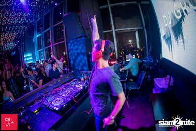 Supersonic MadStash กับ DJ Groove ที่ เซ ลา วี — photo 63