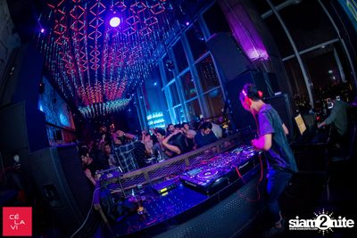 Supersonic MadStash กับ DJ Groove ที่ เซ ลา วี — photo 64
