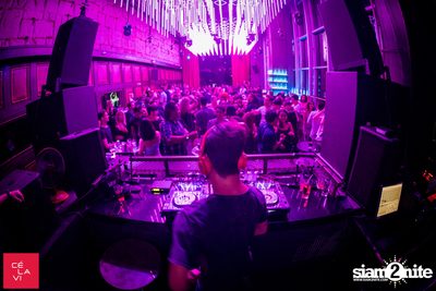 Supersonic MadStash กับ DJ Groove ที่ เซ ลา วี — photo 69