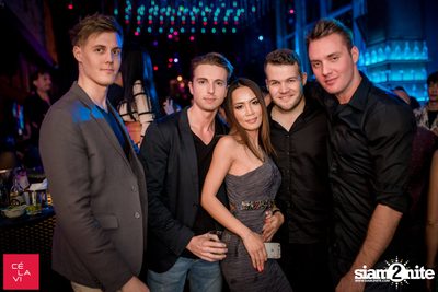 Supersonic MadStash กับ DJ Groove ที่ เซ ลา วี — photo 73