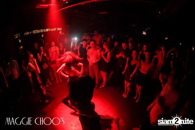 Corset Cabaret: Ladies & Cabaret Night ที่ แม็กกี้ ชูส์ — photo 109