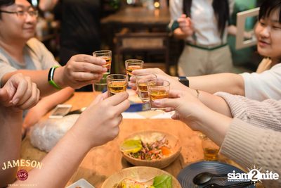 Jameson & Beer ที่ วิชเบียร์ โฮม บาร์ — photo 1