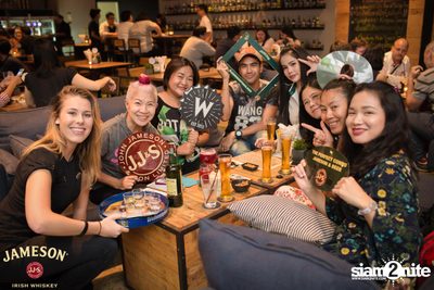 Jameson & Beer ที่ วิชเบียร์ โฮม บาร์ — photo 11