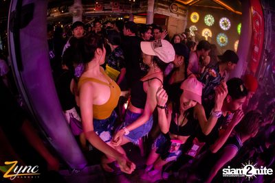 Zync Rangsit นำเสนอ โคตรแฉะ (อัลบั้มที่ 1) — photo 97