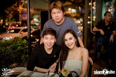 เอ๊ะ จิรากร ที่ ไวน์ รีพับลิค — photo 6