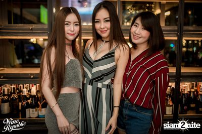 เอ๊ะ จิรากร ที่ ไวน์ รีพับลิค — photo 14