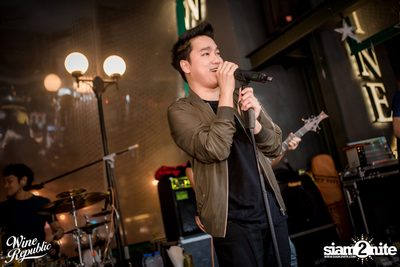 เอ๊ะ จิรากร ที่ ไวน์ รีพับลิค — photo 39