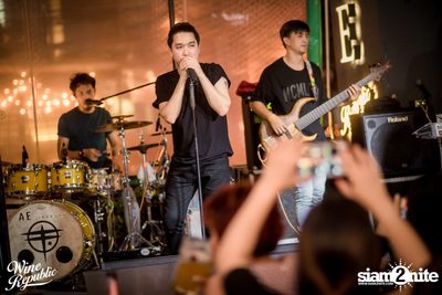 เอ๊ะ จิรากร ที่ ไวน์ รีพับลิค — photo 72