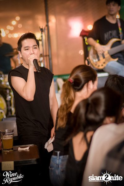 เอ๊ะ จิรากร ที่ ไวน์ รีพับลิค — photo 74