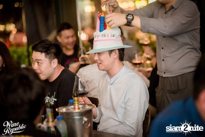 เอ๊ะ จิรากร ที่ ไวน์ รีพับลิค — photo 76