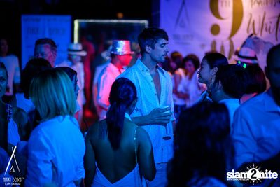 งาน Nikki Beach 9th Anniversary White Party — photo 76