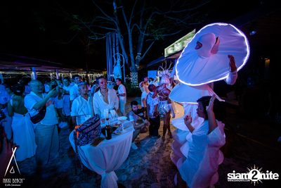 งาน Nikki Beach 9th Anniversary White Party — photo 84