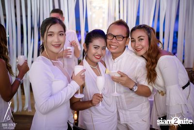 งาน Nikki Beach 9th Anniversary White Party — photo 96