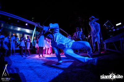 งาน Nikki Beach 9th Anniversary White Party — photo 206