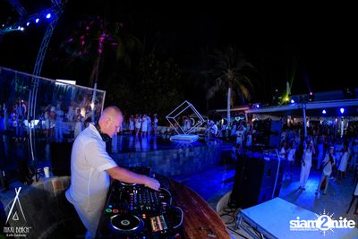งาน Nikki Beach 9th Anniversary White Party — photo 211