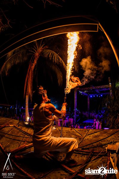 งาน Nikki Beach 9th Anniversary White Party — photo 221