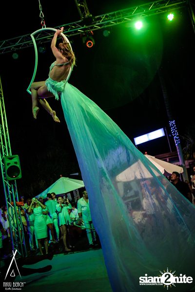 งาน Nikki Beach 9th Anniversary White Party — photo 233