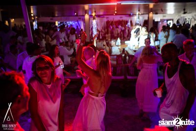 งาน Nikki Beach 9th Anniversary White Party — photo 254