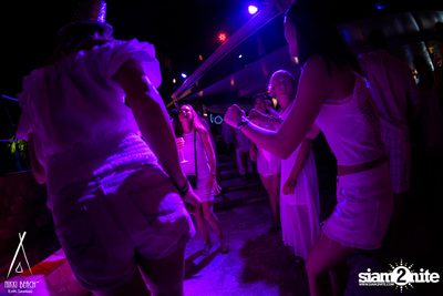 งาน Nikki Beach 9th Anniversary White Party — photo 257