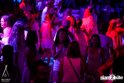 งาน Nikki Beach 9th Anniversary White Party — photo 265