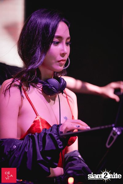 ONE Championship Pre Party กับ DJ Lee Jina ที่ เซ ลา วี — photo 67