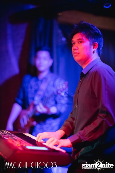 Corset Cabaret: Ladies & Cabaret Night at Maggie Choos — photo 5