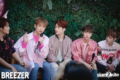 Breezer Rose Punch Party ที่ เซ ลา วี — photo 44