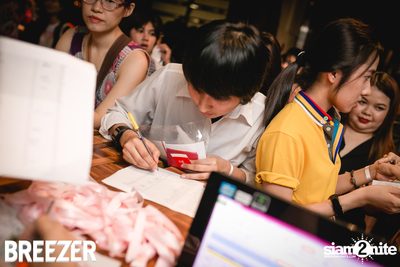Breezer Rose Punch Party ที่ เซ ลา วี — photo 80