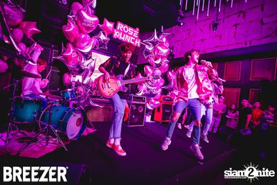 Breezer Rose Punch Party ที่ เซ ลา วี — photo 111
