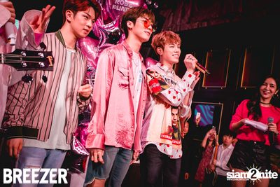 Breezer Rose Punch Party ที่ เซ ลา วี — photo 132