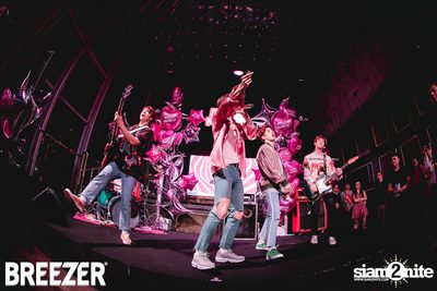 Breezer Rose Punch Party ที่ เซ ลา วี — photo 173