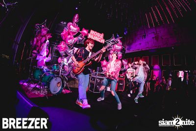 Breezer Rose Punch Party ที่ เซ ลา วี — photo 188
