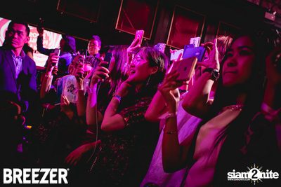 Breezer Rose Punch Party ที่ เซ ลา วี — photo 191