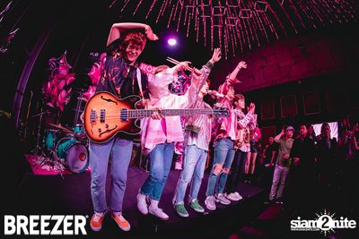 Breezer Rose Punch Party ที่ เซ ลา วี — photo 199