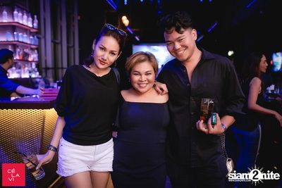MadStash Full Blue Moon party กับ DJ Groove ที่ เซ ลา วี — photo 1