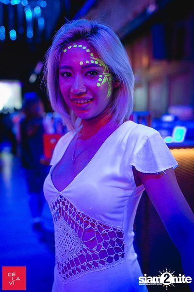 MadStash Full Blue Moon party กับ DJ Groove ที่ เซ ลา วี — photo 3