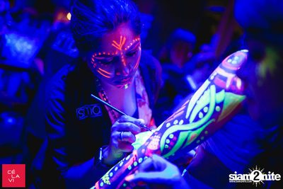 MadStash Full Blue Moon party กับ DJ Groove ที่ เซ ลา วี — photo 5