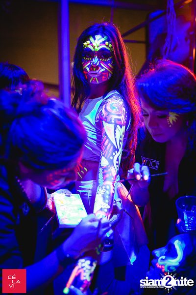 MadStash Full Blue Moon party กับ DJ Groove ที่ เซ ลา วี — photo 6