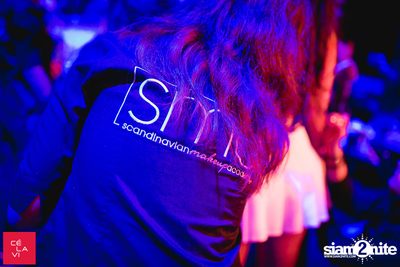 MadStash Full Blue Moon party กับ DJ Groove ที่ เซ ลา วี — photo 9